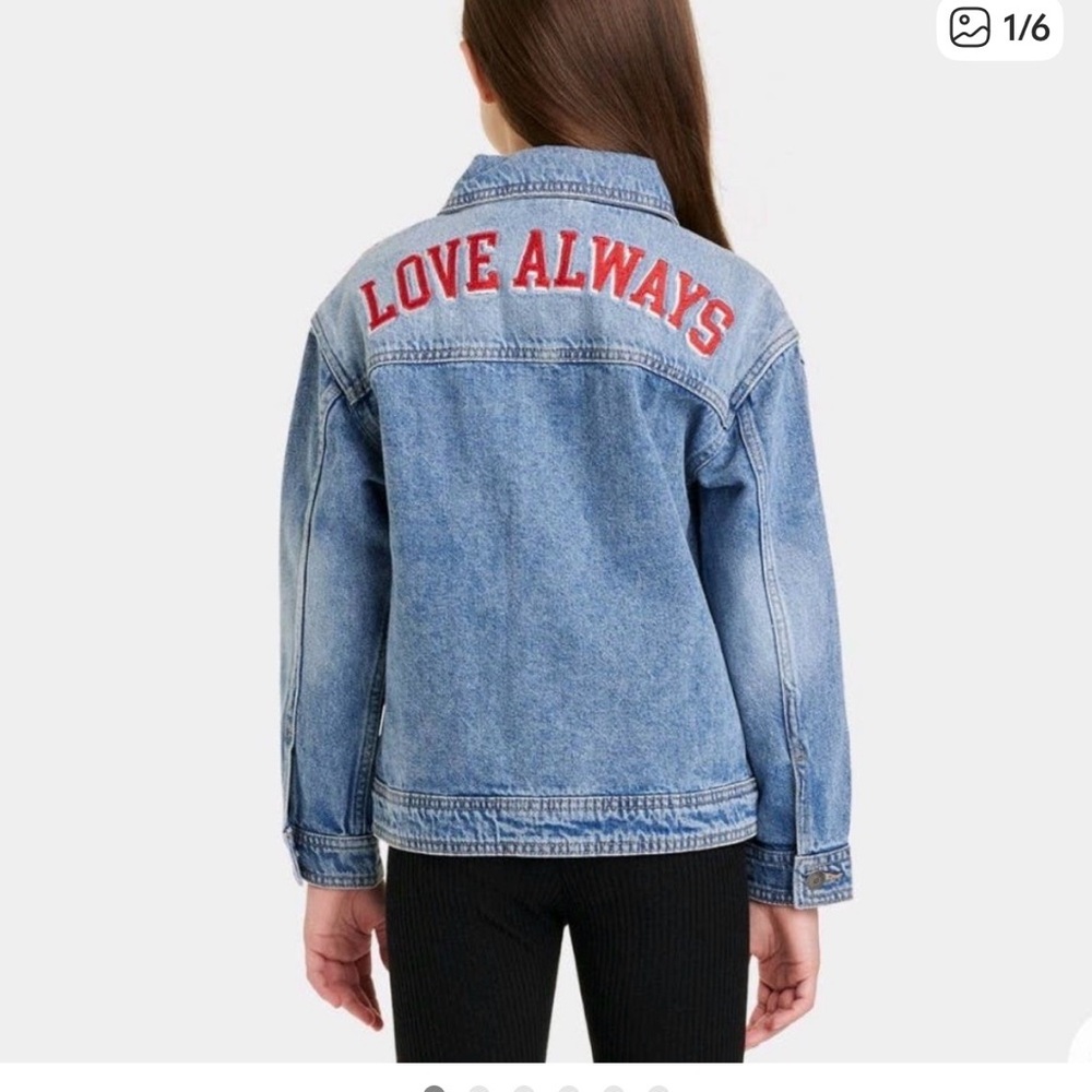 Cat & jack “love always” denim jacket size 
Medium 8 blue buttons